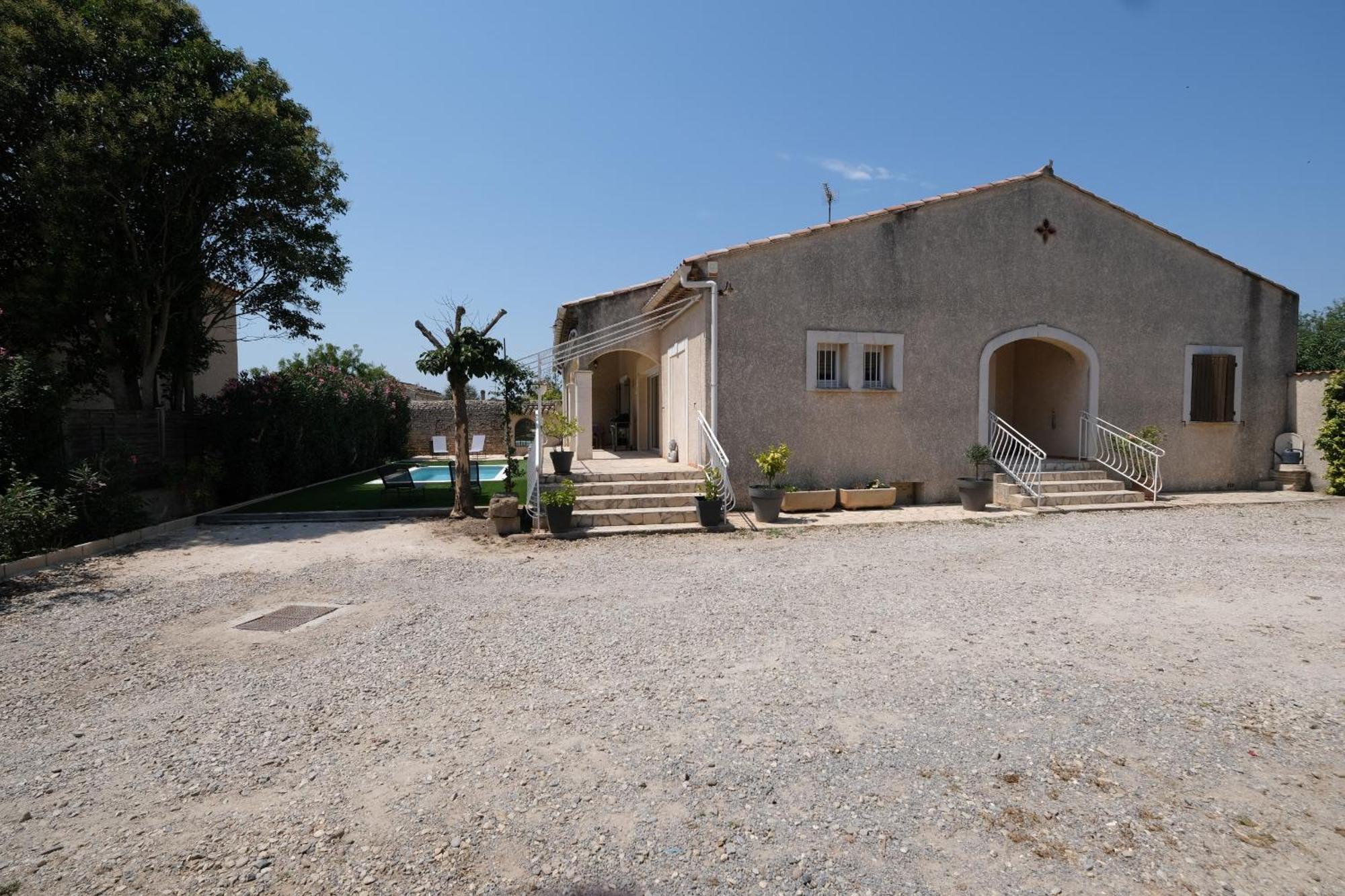 Pretty Detached House With Swimming Pool In The Village Of Mouries Exterior photo