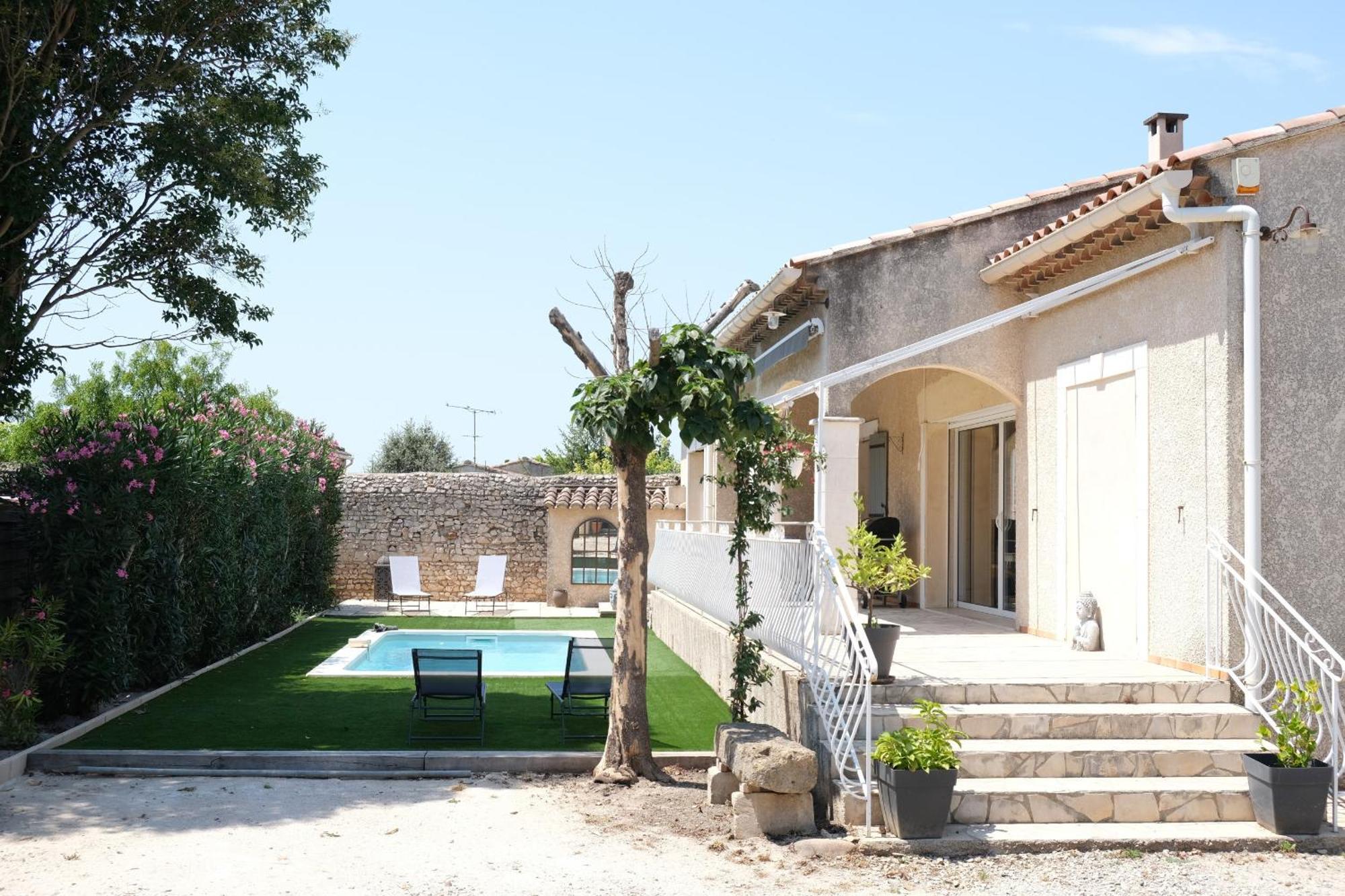 Pretty Detached House With Swimming Pool In The Village Of Mouries Exterior photo